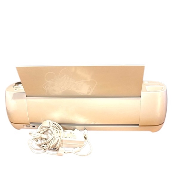 NWOT-Cricut Explore Air 2 Limited Edition Martha Stewart Version in Gold & White - Picture 8 of 9